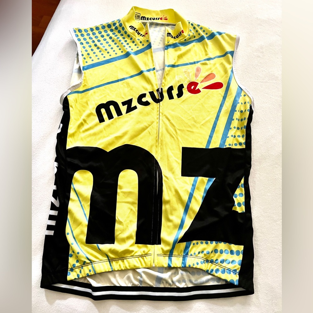 Super cool, sleeveless, tank style, men’s road bike cycling jersey.